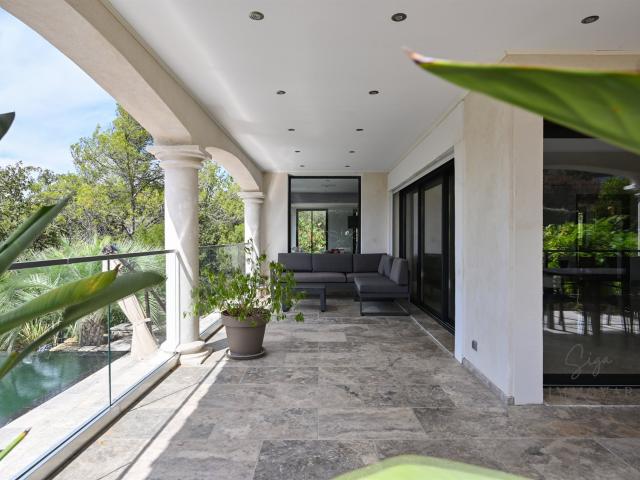 Maison de plein pied avec piscine 233m² Le Beausset