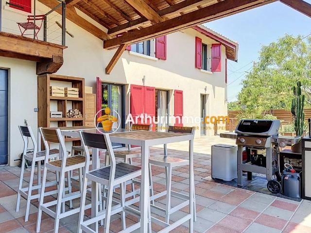 Maison de prestige de 155 m2 en vente Bourgoin Jallieu, France