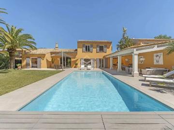 Maison de 10 pièces de luxe en location à Gassin, France