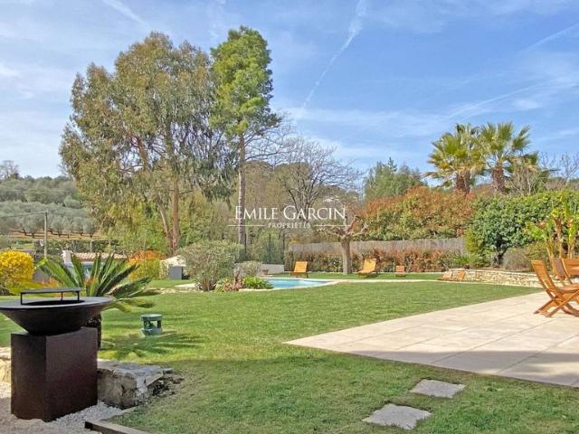 Maison de prestige de 180 m2 en location Mougins, France