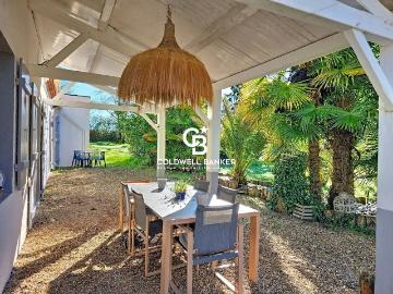 Maison de prestige de 193 m2 en vente Saint Benoist sur Mer, France