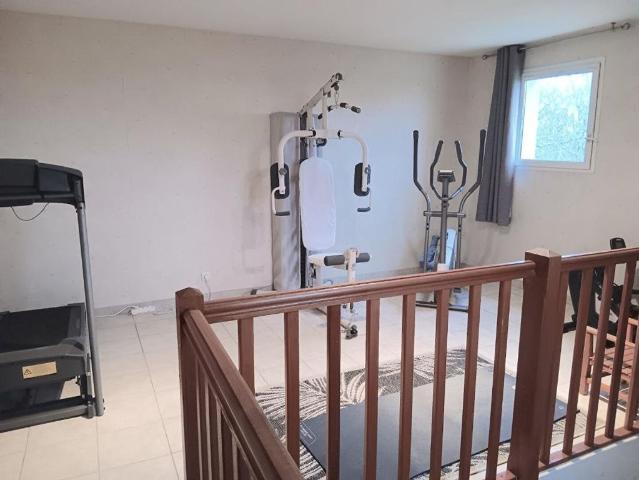 Maison de luxe de 6 pièces en vente à Crayssac, France