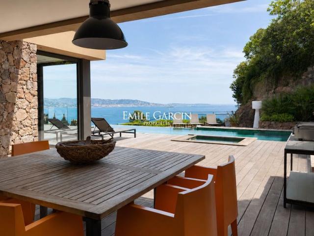 Maison de luxe de 7 pièces en location à Théoule sur Mer, Provence Alpes Côte d'Azur