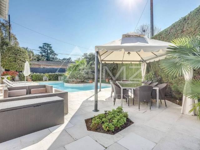 Maison de 10 pièces de luxe en location à Cannes, Provence Alpes Côte d'Azur