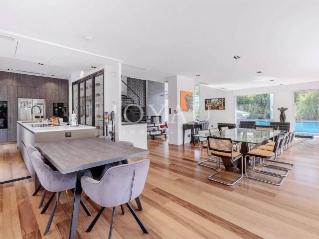 Maison de luxe de 8 pièces en vente à Toulouse, France