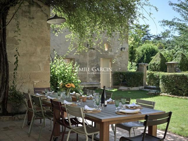 Maison de prestige de 600 m2 en location Uzès, Occitanie