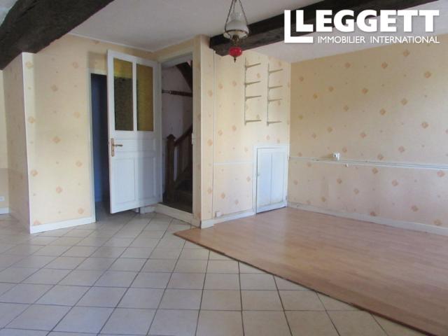 Maison de quatre chambres et son jardin. Joli cadre dans un village agréable