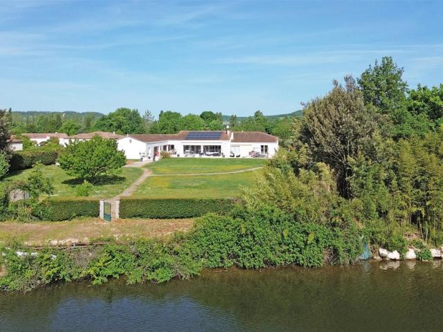 Maison de rêves bord de rivière 300m² Le Temple sur Lot