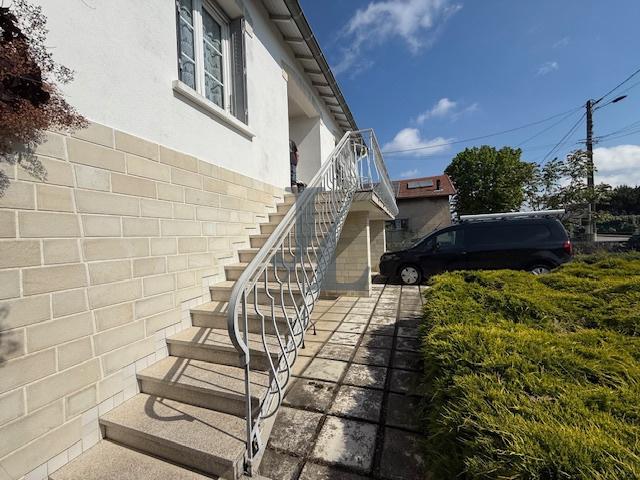 MAISON DE RUE INDIVIDUELLE