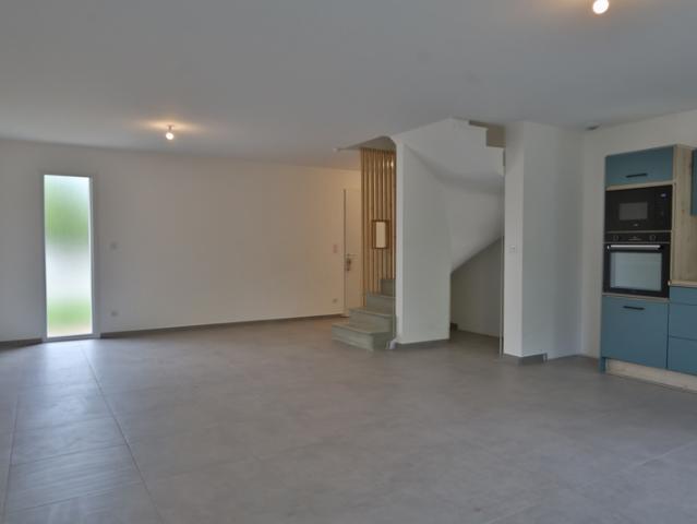 Maison de type 5 de 130 m2 Garage Jardin et terrasse 140