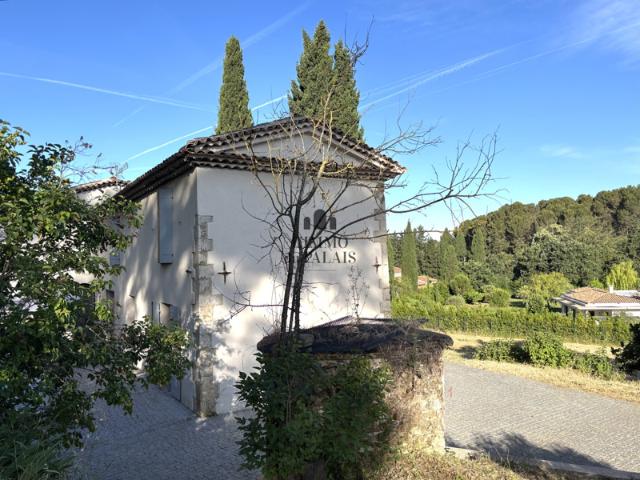 MAISON DE TYPE 3 AVEC TERRASSE ET STATIONNEMENT / BOUC BEL A