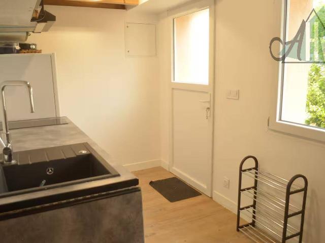 MAISON DE TYPE F2 MEUBLEE