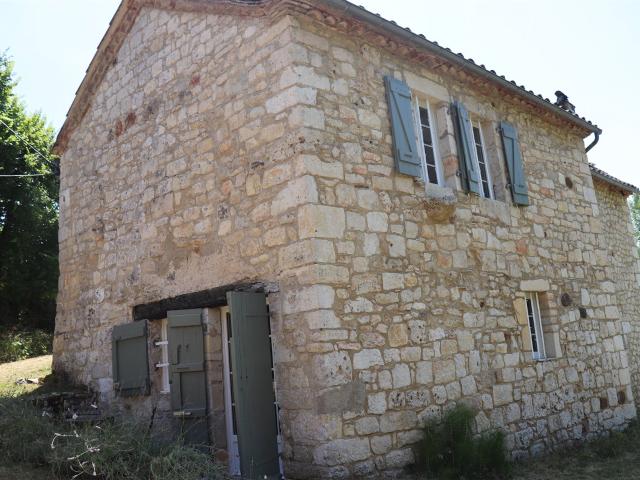 Authentique maison de vacances française avec grange et pisc. 120m² Bélaye