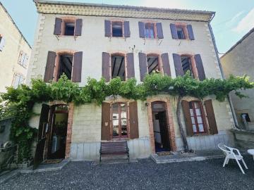 Maison de vigneronne 4 faces, grange jardin et dependances cadre idyllique d'Antugnac