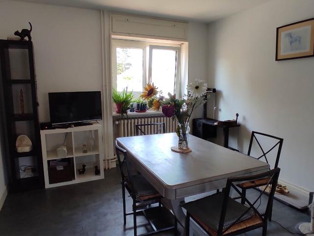 Maison de vilage avec jardin et garage