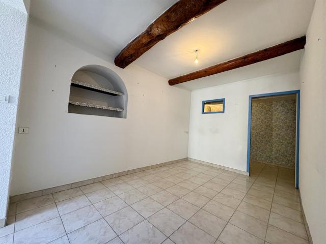 Maison de village 4 pièces d'environ 61m2 avec caves et terr. 61m² Nébian