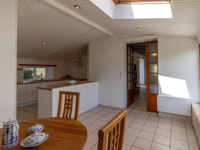 MAISON DE VILLAGE, 5 CHAMBRES, 3 SALLES D'EAU, DÉPENDANCES, GARAGE, JARDIN