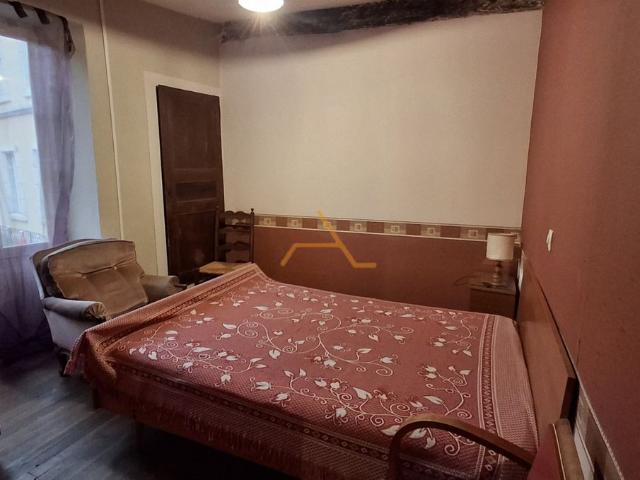 Maison de village 5 pièces, 91m²en location à Bourdeaux650 € par mois