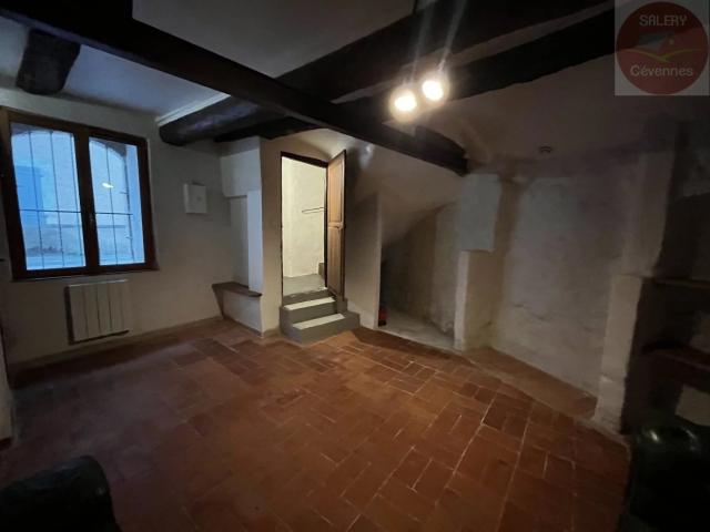 Maison de village 5 pièces bon état