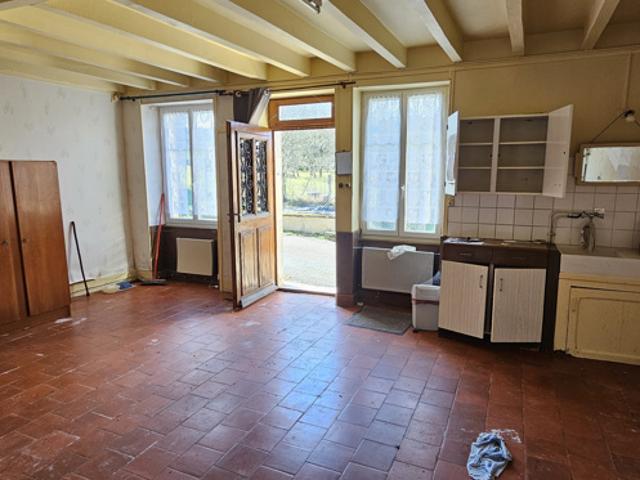 Maison de village 63 m2 habitables avec beau potentiel