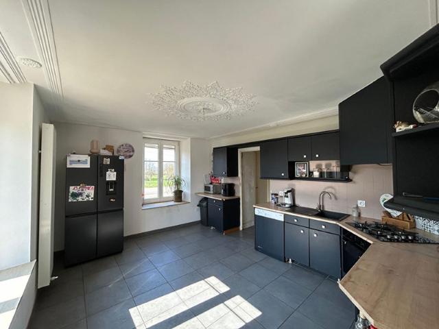 Maison de village 7 pièce s 167 m2