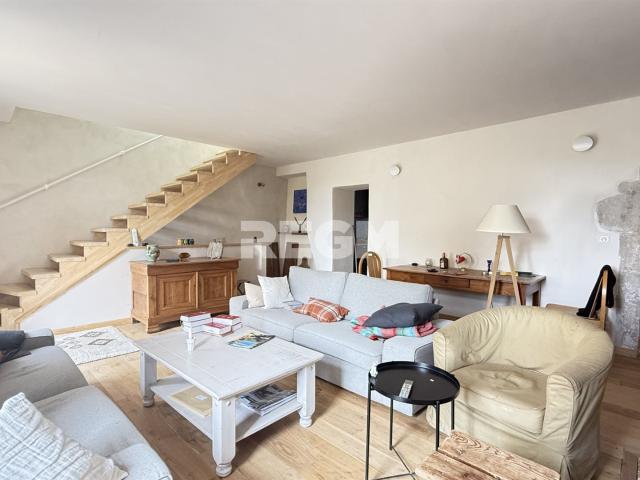 Maison de village 7 pièces avec terrasse 182m² Le Pompidou