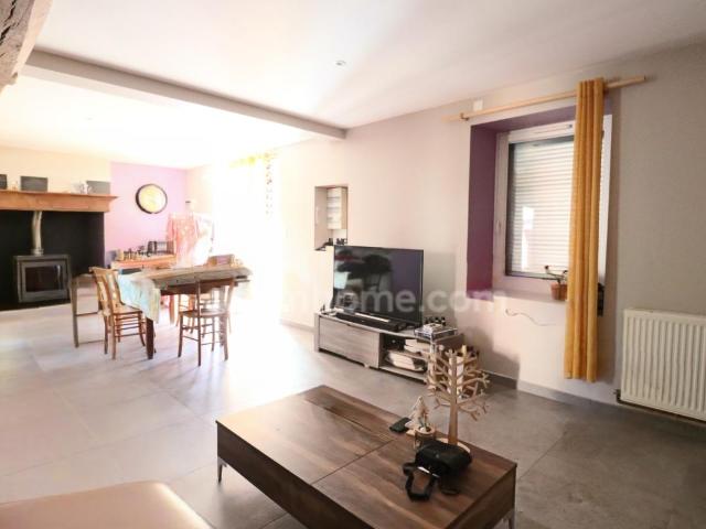 Maison de Village 87 m² 4 Pièces 2 Chambres Gite à rénover Grange Dépendances sur parcelle de 1238 m² SAINT LEGER MAGNAZEIX 87190