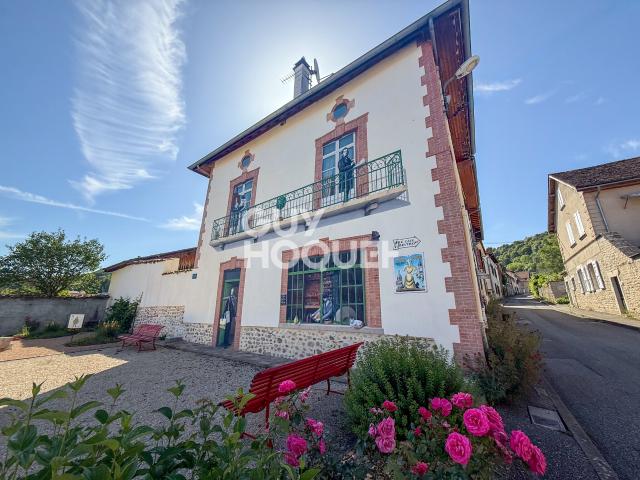 Maison de village 89 m² à louer – Centre de Val de Virieu