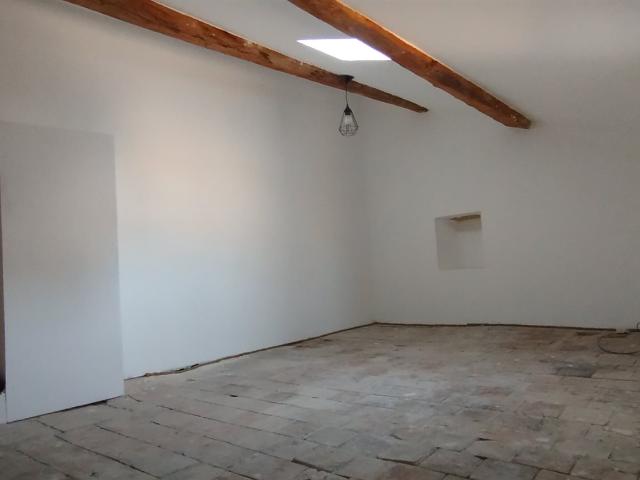 Maison de village 93m2, 3 chambres, combles aménagés. 93m² Nizas