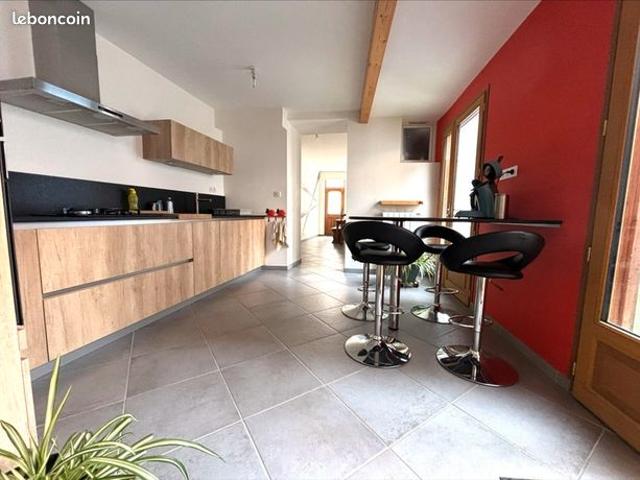 Maison de village 9 pièces 180 m²