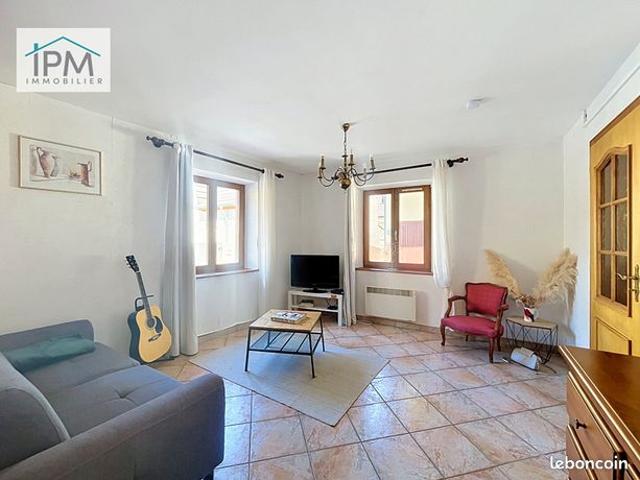 Maison de village 9 pièces 200 m²