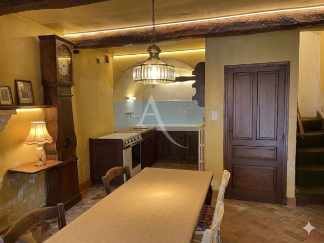 MAISON DE VILLAGE 100m2 À TRÈS FORT POTENTIEL