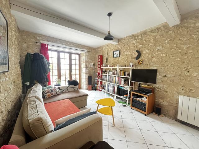 Maison de village 107 m2 3 chambres avec jardin au cœur de. 107m² Sarrant