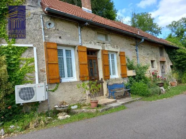 MAISON DE VILLAGE