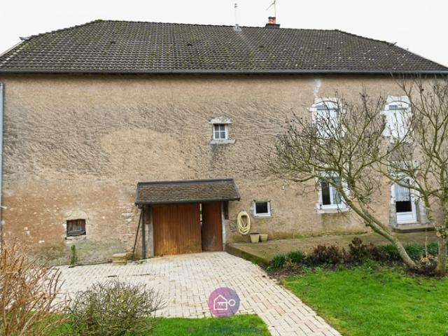 Maison de village 130M2 avec dépendances