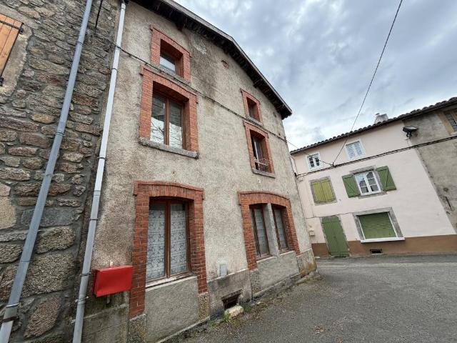Maison de village 156m2 à rénover Saint Jean La Vêtre