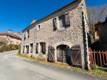 Maison de village de 3 chambres avec cour secrète et terrass. 113m² Frayssinet