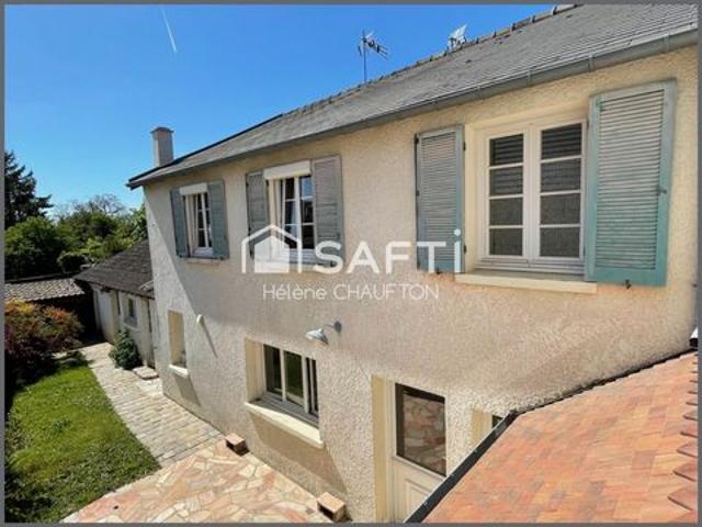 Maison de village, 3 chambres, jardinet d'environ 90m², garage, dépendances