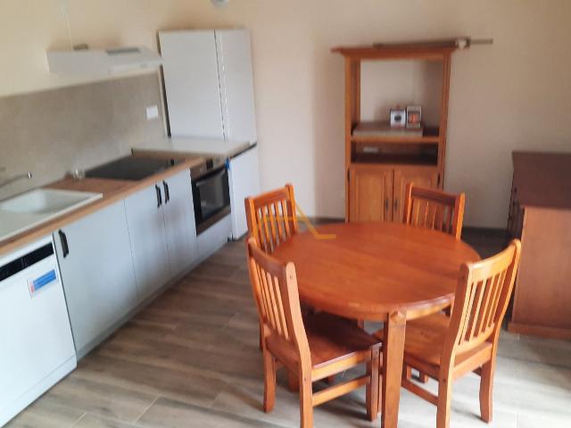 Maison de village 3 pièces, 54m² en location à Puy Saint Martin 680 € par mois