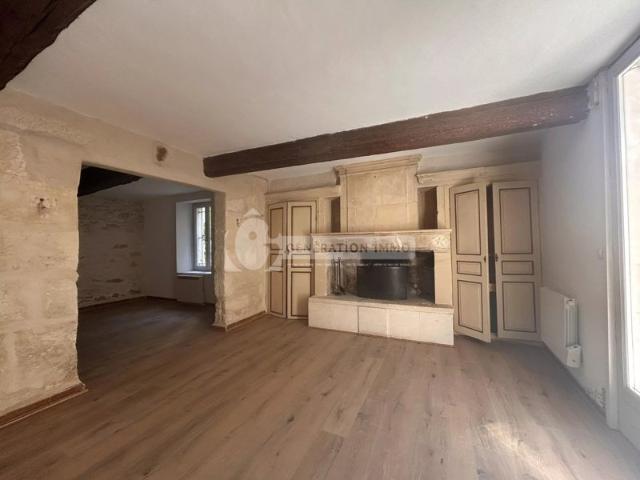 Maison de village T3 à Fontvieille