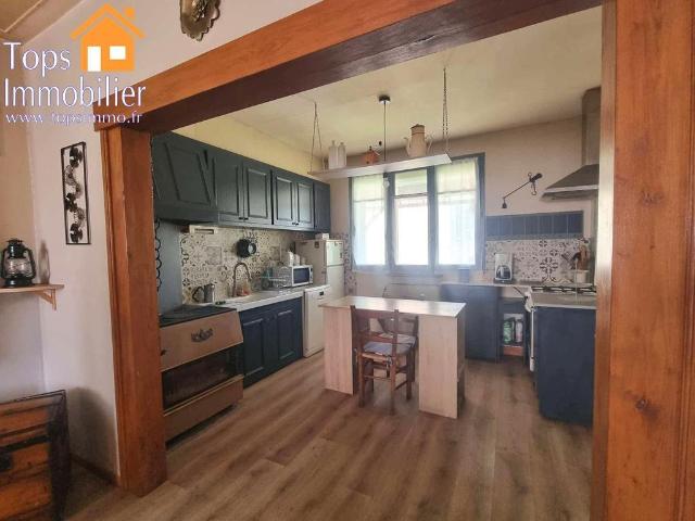 Maison de village T4 84 m² Terrain clos et arboré de 671 m² 84m² La Salvetat Peyralès