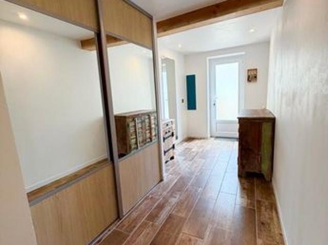 Maison de village T4 rénovée avec goût 100m2 hab + garage