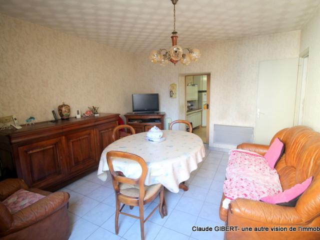 Maison de village T4 sur trois niveaux au coeur de Mèze