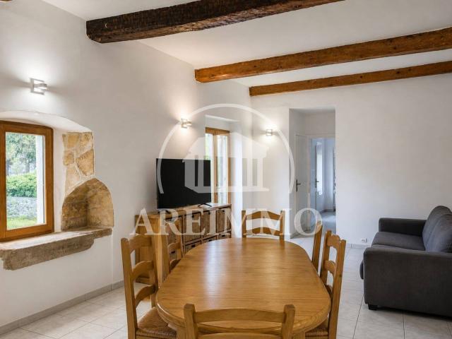 Maison de village T5 de 92m² avec grand garage et balcon au coe