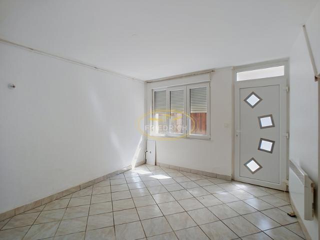 MAISON DE VILLAGE TYPE F4bis PROCHE DU CENTRE VILLE GONDRE
