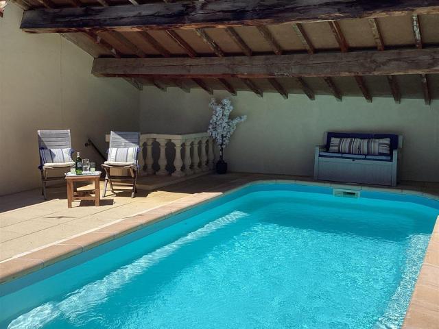 Maison de village_unique à Cailhau 203m² Cailhau