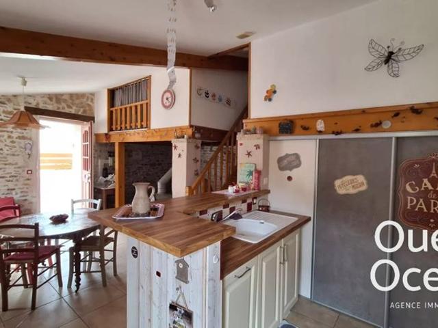 Maison de Village à Jard sur Mer: Charme et Confort