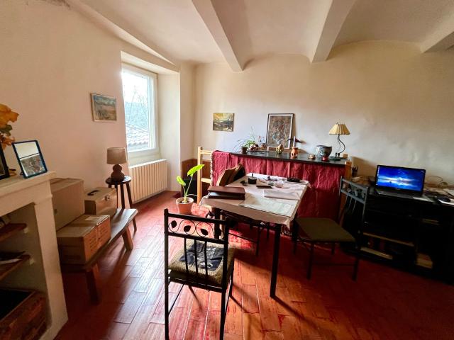 Maison de village à Laroque