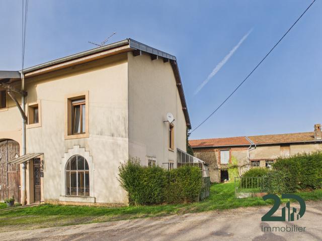 Maison de village à Réchicourt la Petite de 125m2 avec dépendances et jardin privatif à fort potentiel !
