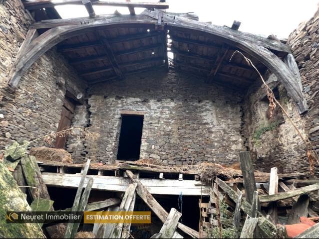 Maison de Village à réhabiliter dans un Cadre Champêtre